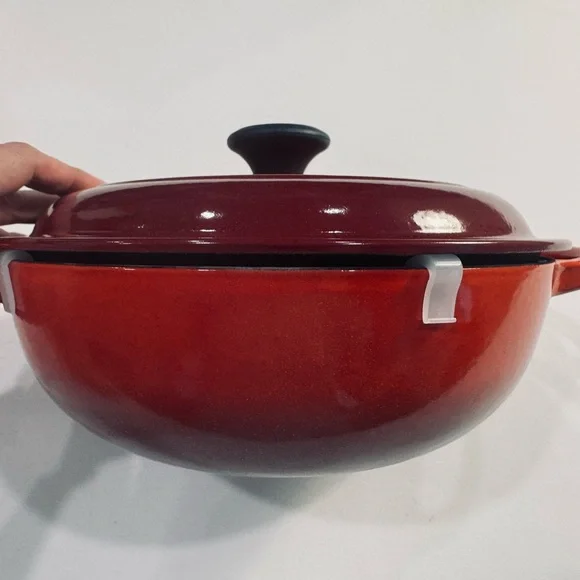 NWT cast iron Cerise Le Creuset Signature Round Stew Pot 2.5 US QTs - Picture 4 of 11